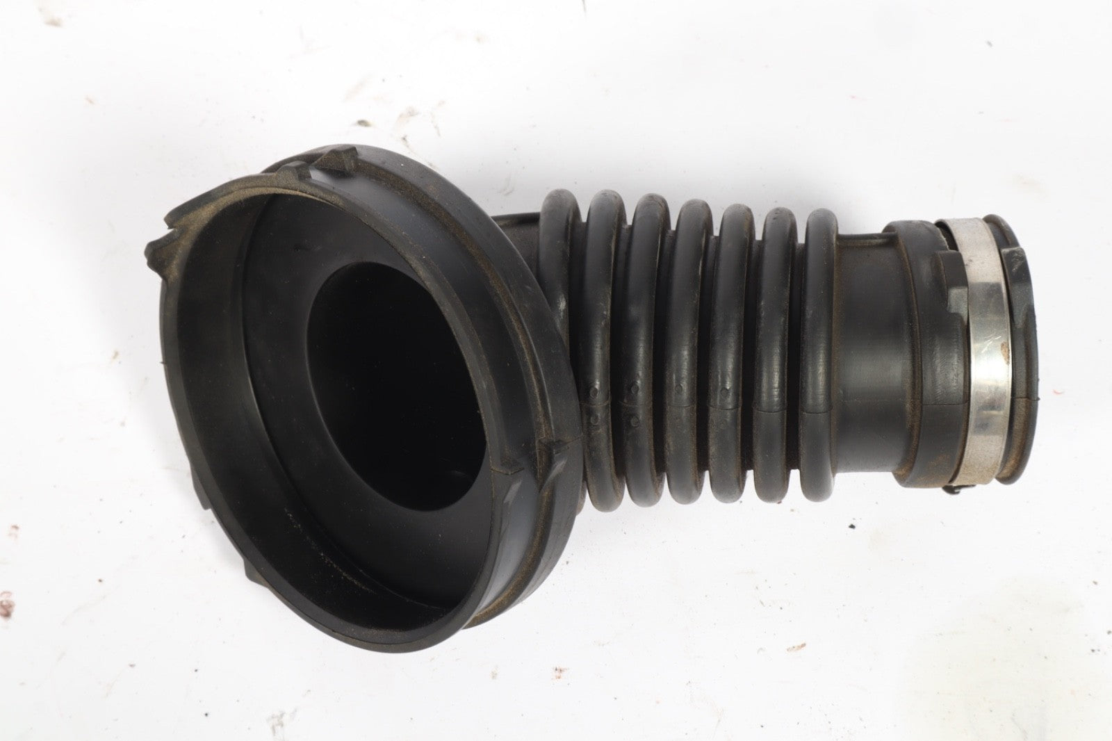 2016–2019 BUICK CASCADA Air intake hose to turbocharger OEM