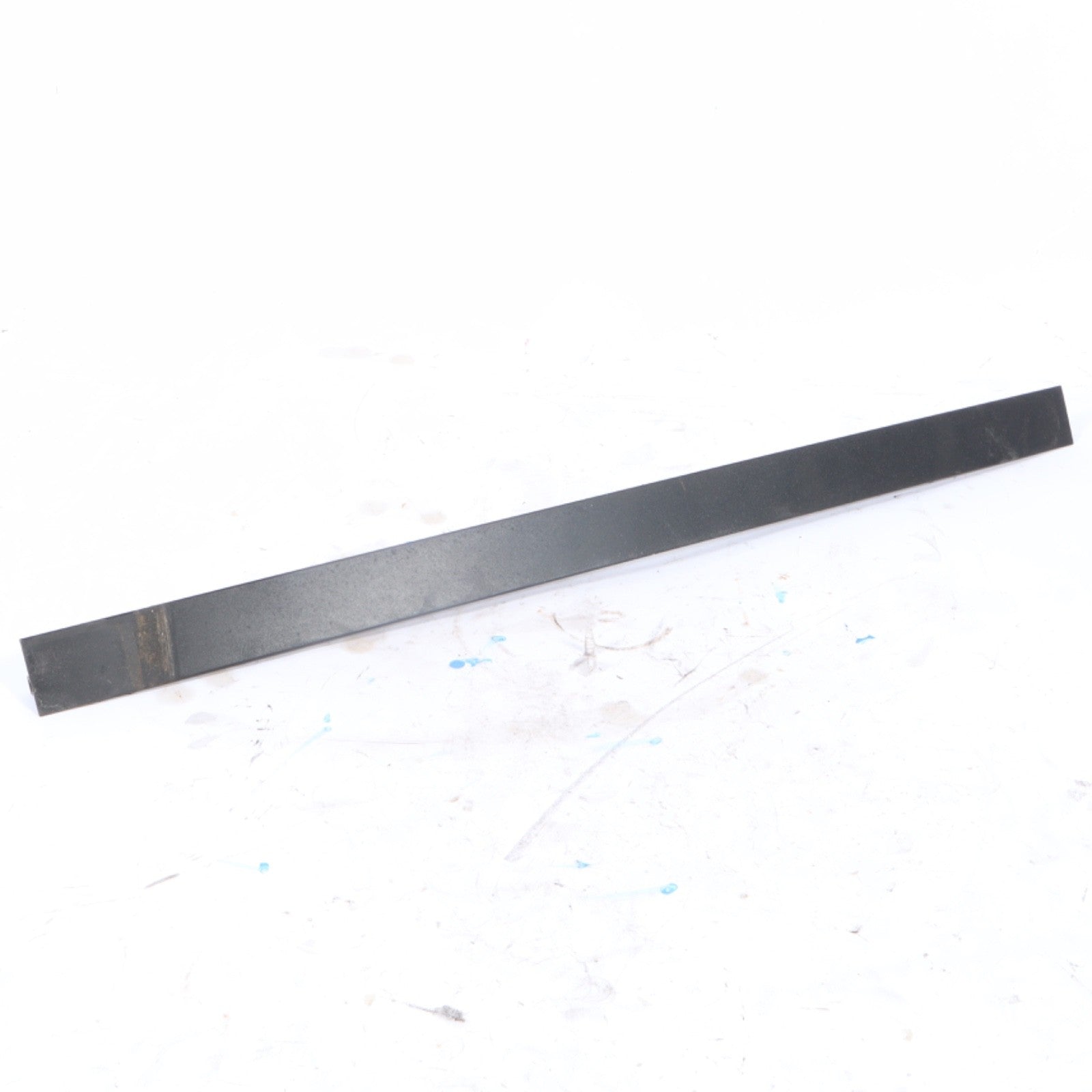 2003-2012 RANGE ROVER RIGHT PASSENGER REAR DOOR WINDOW BELT REVEAL MOLDING OEM