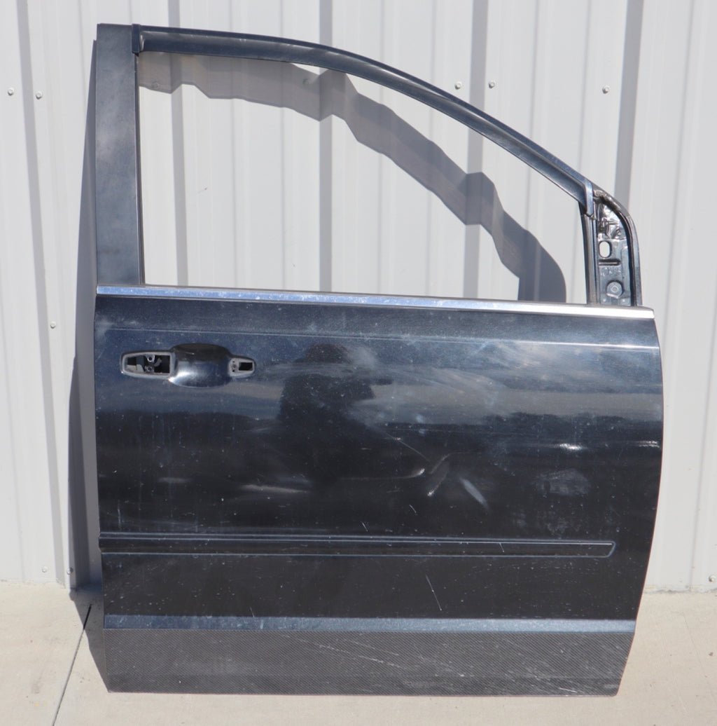 2011-2020 DODGE GRAND CARAVAN FRON RIGHT PASSENGER SIDE DOOR OEM ONLY PICK UP!!!