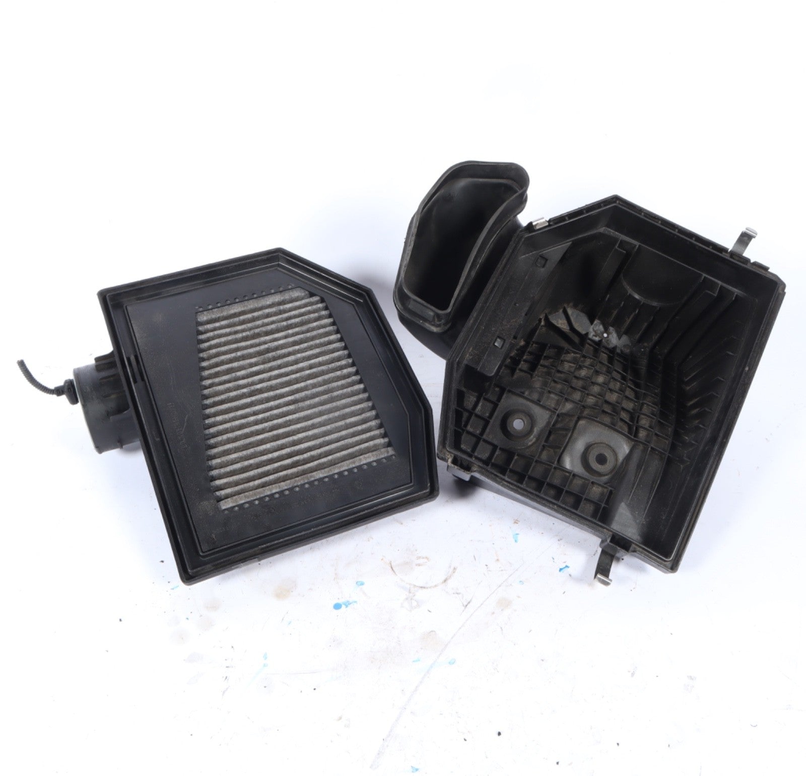 2007-2010 BMW X3 AIR INTAKE CLEANER FILTER BOX MAF SENSOR 70314037 OEM