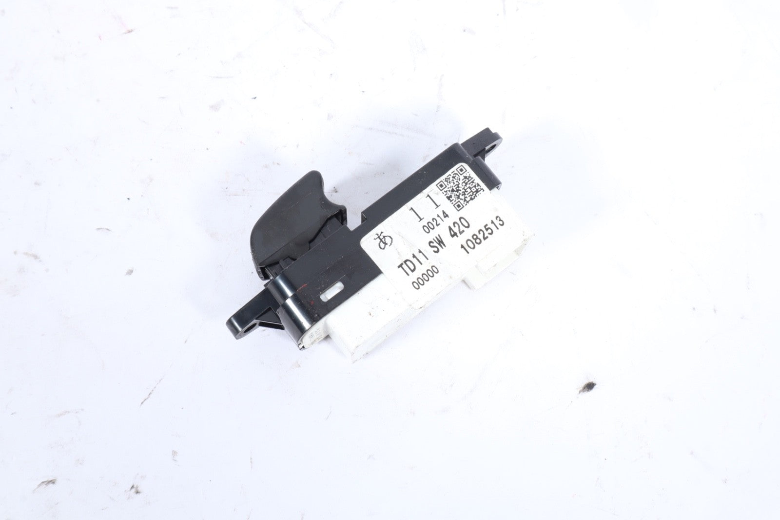 2007-2015 MAZDA CX-9 REAR LEFT DRIVER LH SIDE DOOR WINDOW CONTROL BEZEL OEM