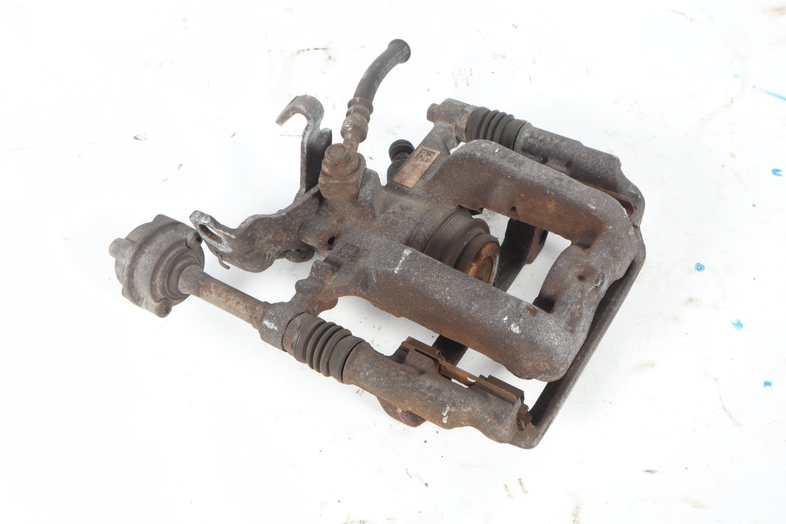 2016-2019 BUICK CASCADA GM REAR BRAKE CALIPER RH RIGHT SIDE OEM 13407142