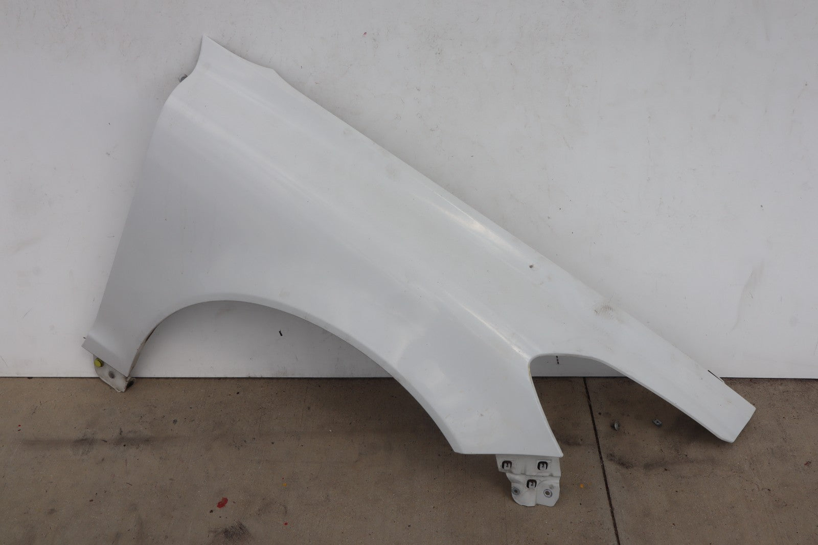 2011 VOLVO C70 FRONT RIGHT FENDER OEM