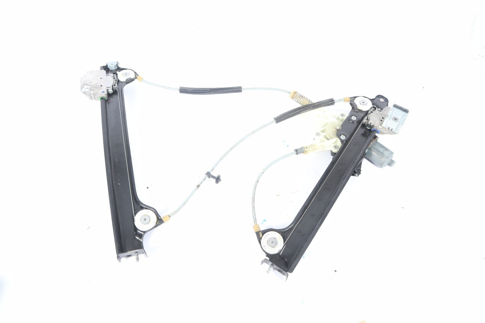 2016-2019 BUICK CASCADA FRONT RIGHT DOOR WINDOW REGULATOR W/ MOTOR OEM 13369462