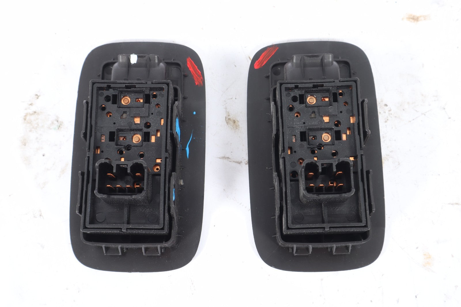 2016-2019 BUICK CASCADA SWITCH REAR LEFT RELEASE HANDLE BEZEL OEM
