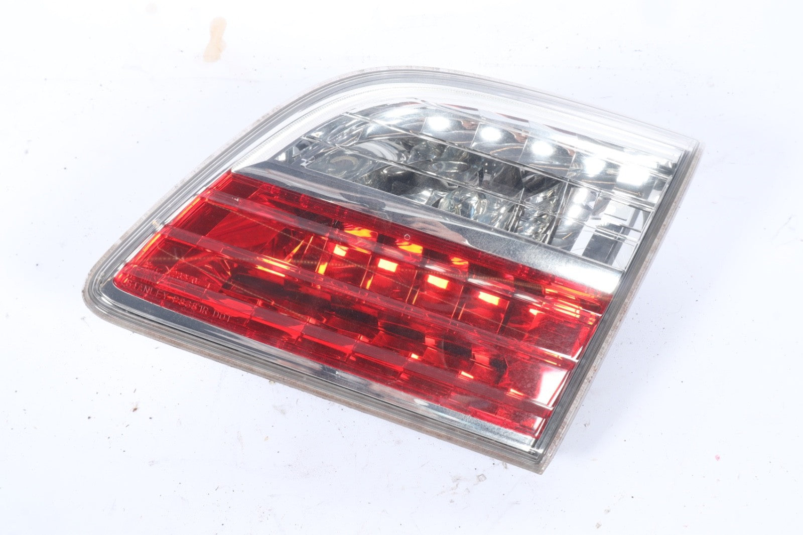 2010-2012 MAZDA CX-9 REAR RIGHT INNER SIDE DECK LID MOUNTED TAIL LIGHT OEM