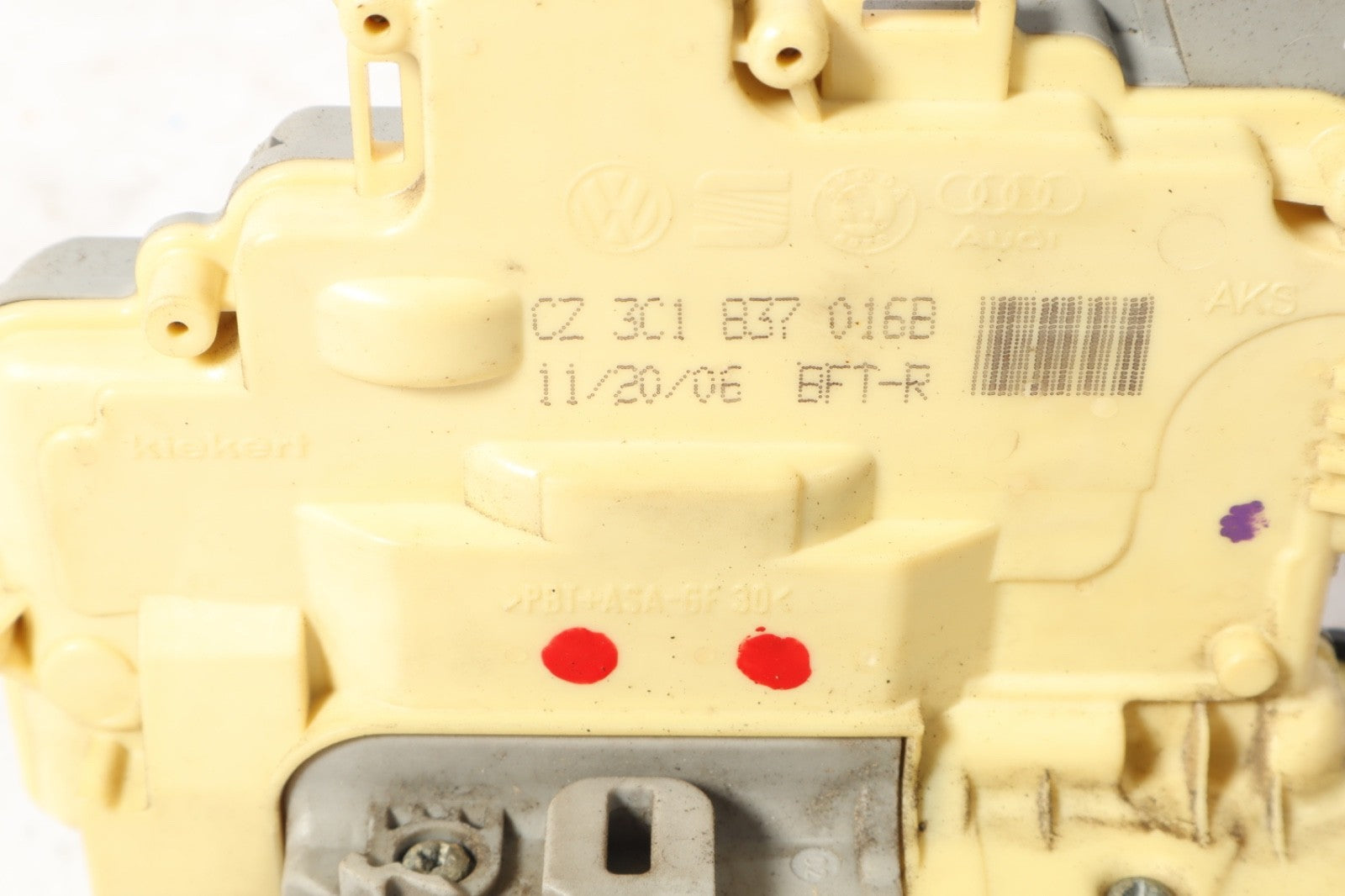 2007-2015 Audi Q7 Front Right Passenger Lock Latch Actuator  CZ3C1837016B OEM