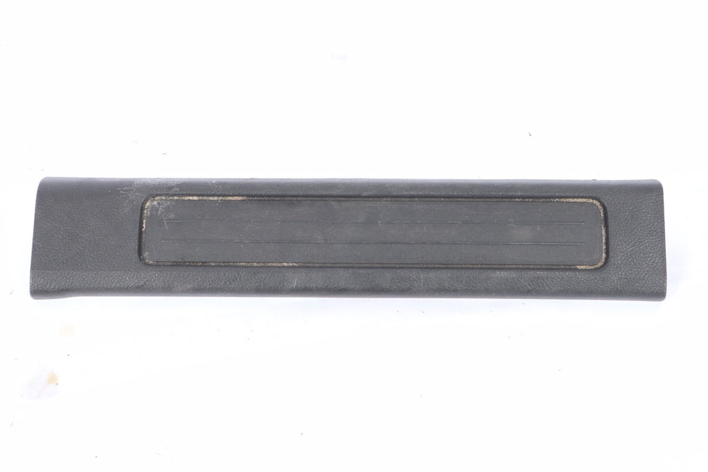 2010 - 2013 FORD TAURUS RH PASSENGER FRONT SILL SCUFF PLATE OEM