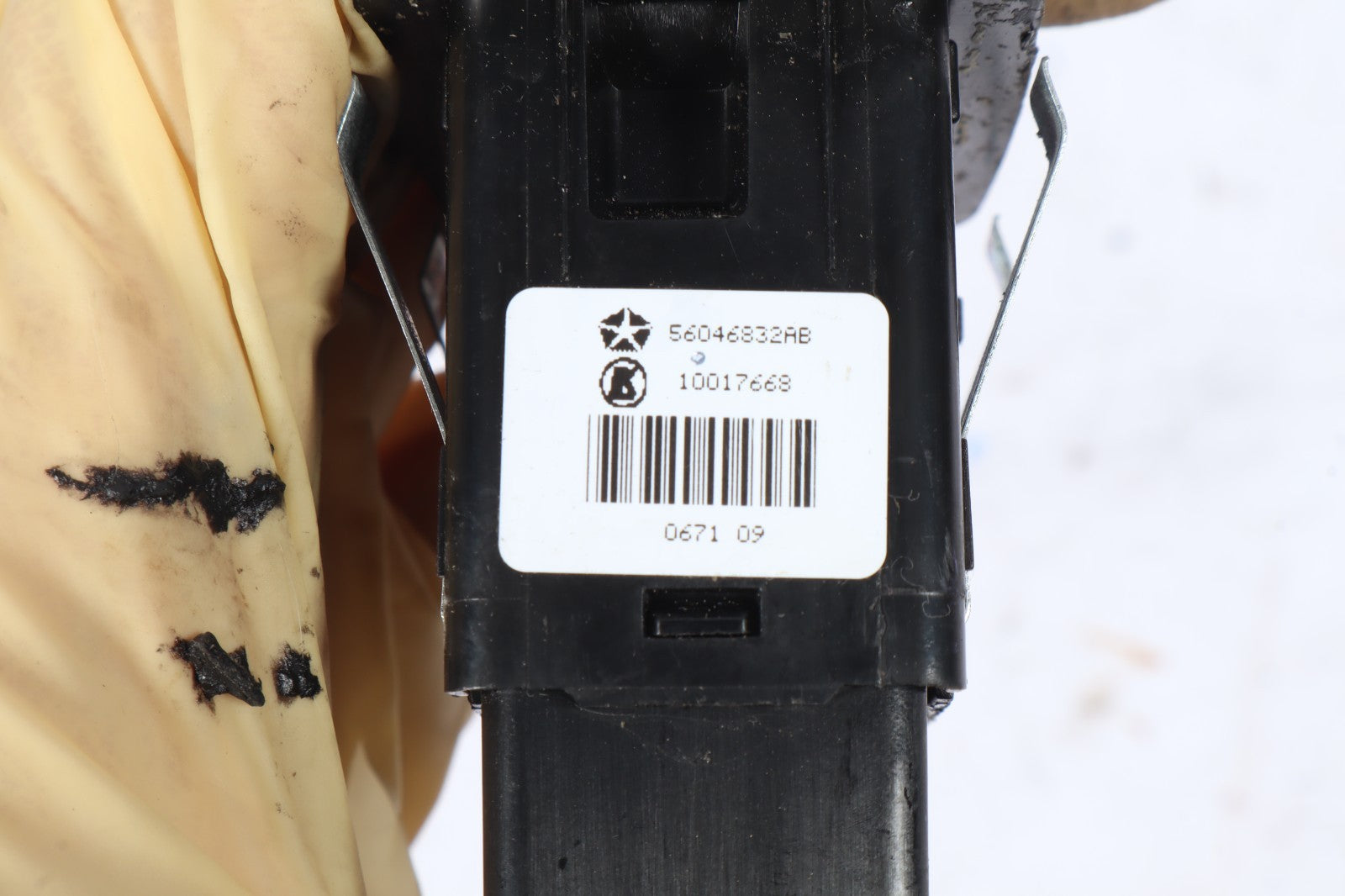 2014-2017 DODGE JOURNEY WINDOW SWITCH OEM 56046832AB