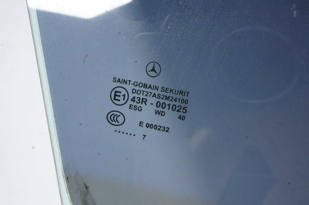 05-11 Mercedes R171 SLK280 SLK300 SLK55 Door Window Glass Front Right Side OEM