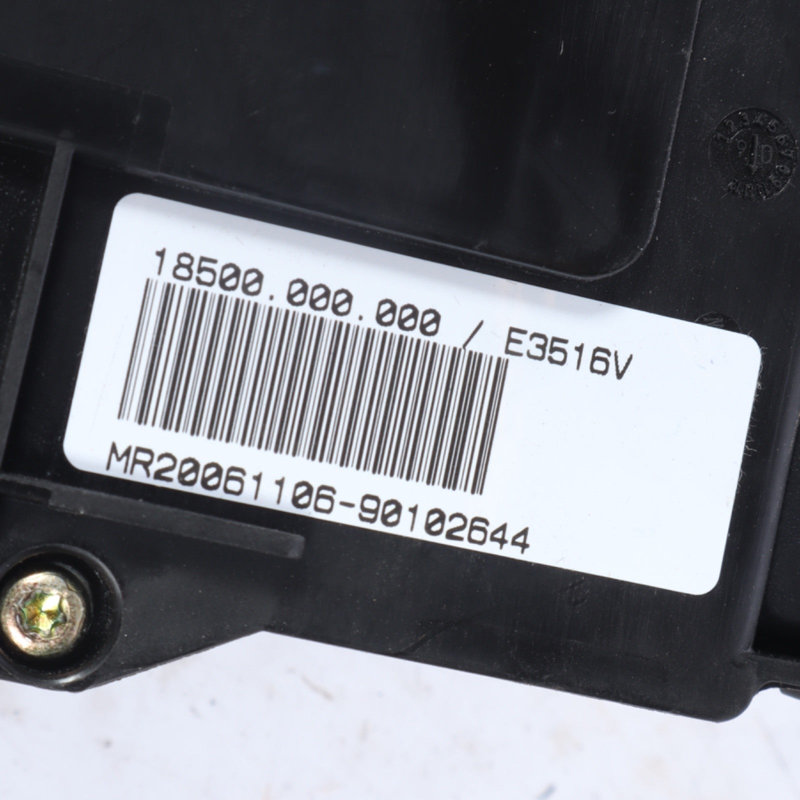2004-2010 BMW X3 ENGINE FUSE RELAY BOX 8364540  OEM