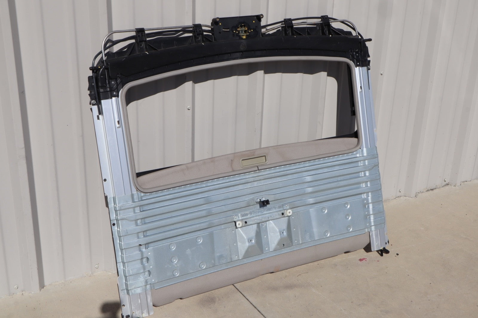 2007 Nissan Armada Sunroof Frame Tracks Cover 91306-1V91A OEM