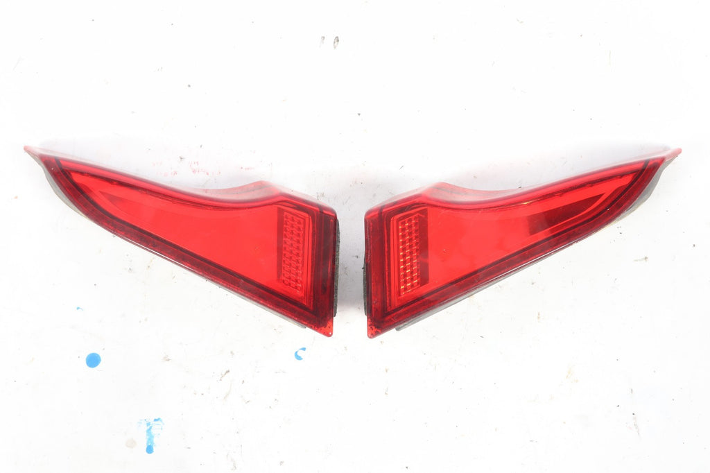 2006-2013 VOLVO C70 LEFT RIGHT SIDE TRUNK MOUNTED TAIL LIGTH OEM  31278314