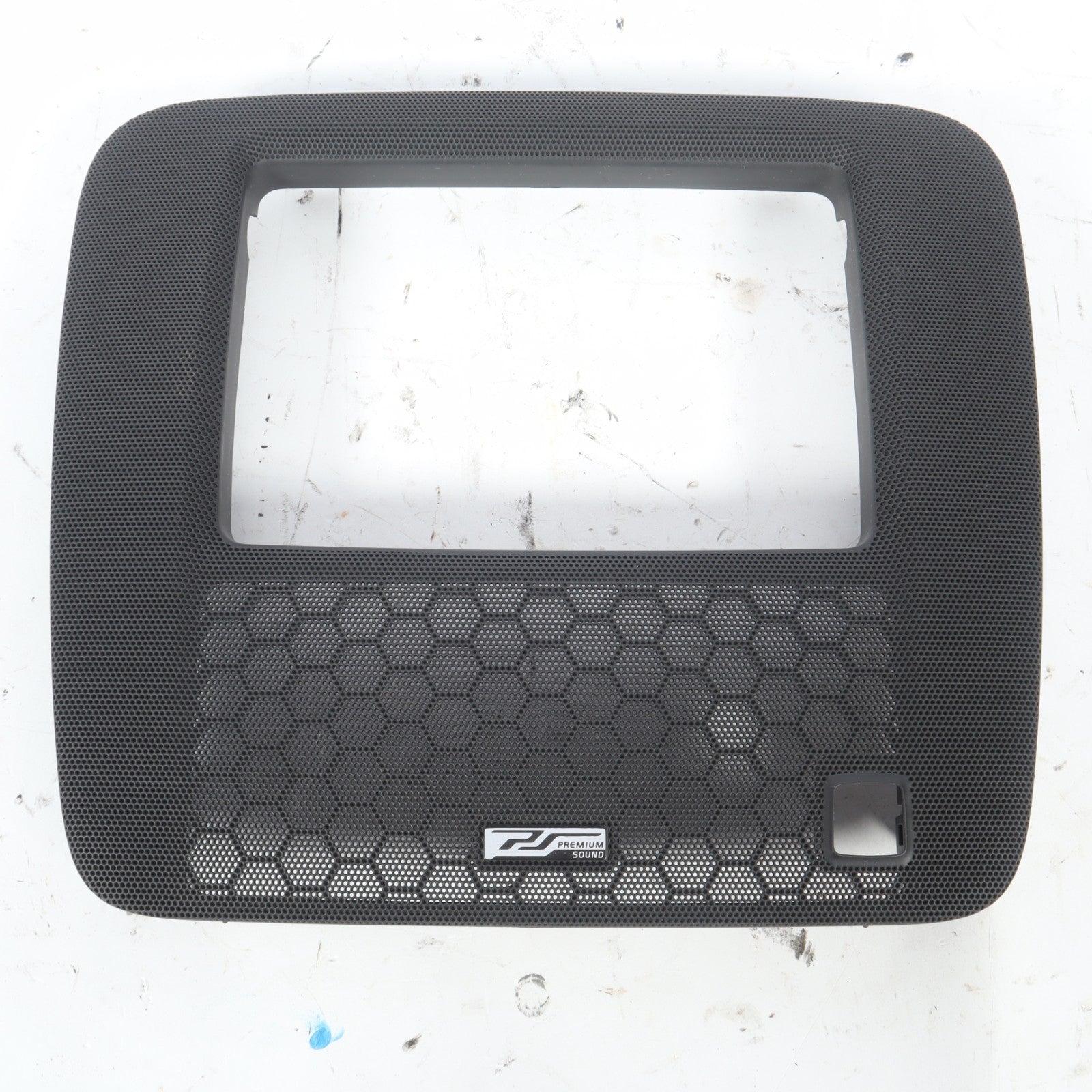 2007-2012 VOLVO C70 CONVERTIBLE NAVIGATION CENTER COVER OEM