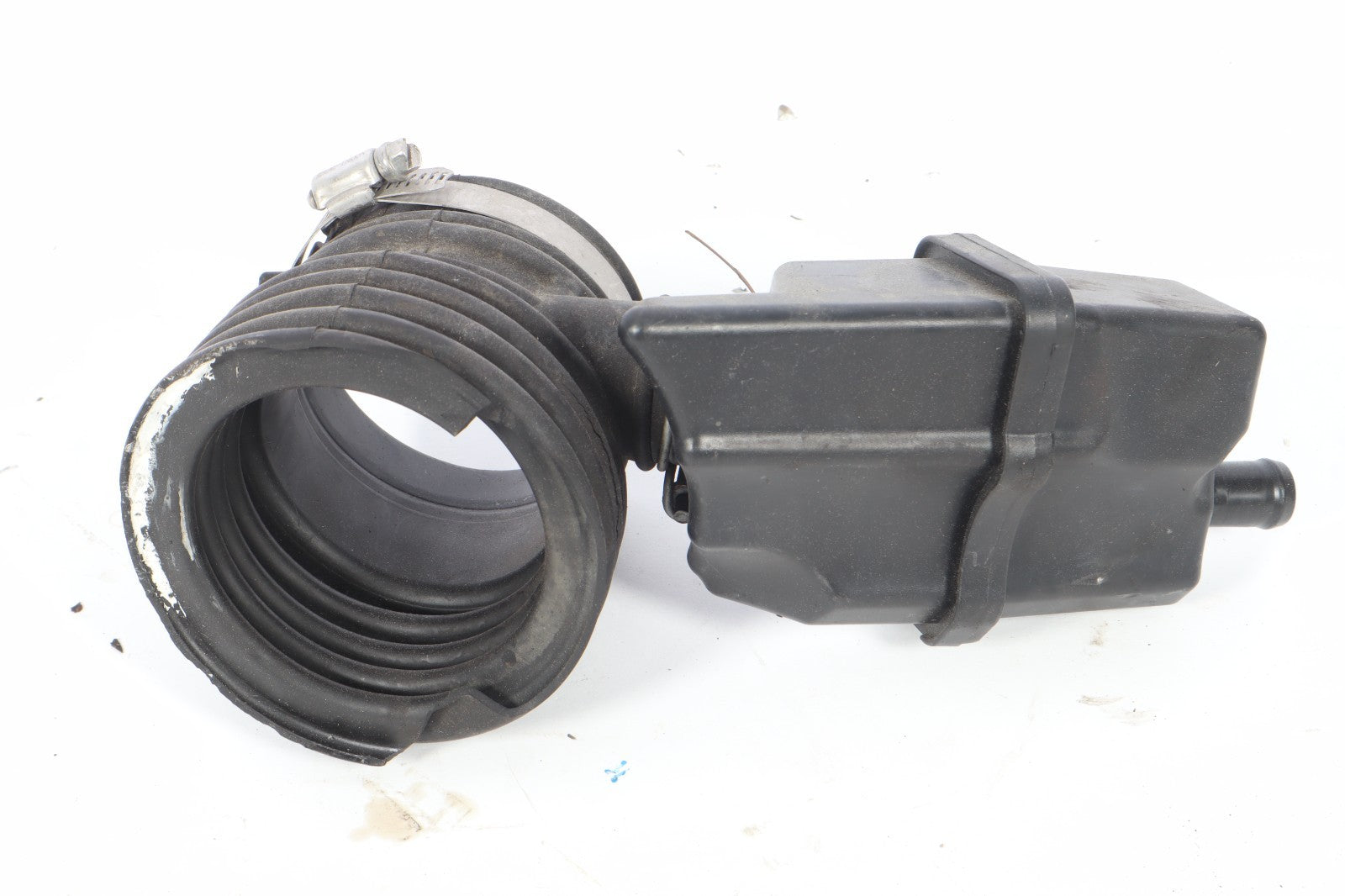 2013-2016 NISSAN PATHFINDER ENGINE AIR INTAKE DUCT HOSE OEM 3JA02
