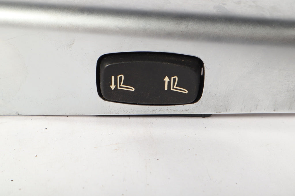 2012-2018 BMW 650i/650i FRONT LEFT DRIVER SIDE SEAT BELT GUIDE TRIM COVER