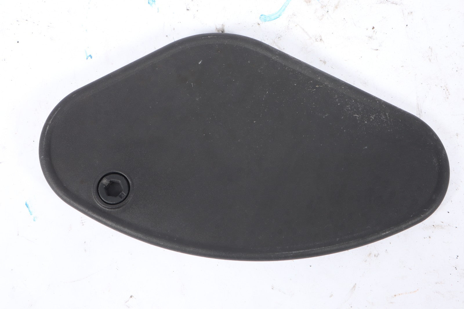 2016-2019 BUICK CASCADA  REAR TAIL LAMP COVER LEFT OEM