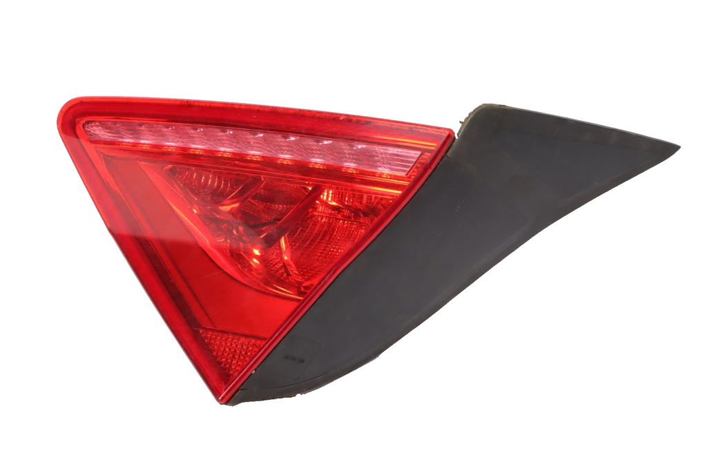 2012-2015 AUDI A7 S7 REAR RIGHT SIDE INNER TAIL LIGHT BRAKE LAMP 4G8945094A OEM