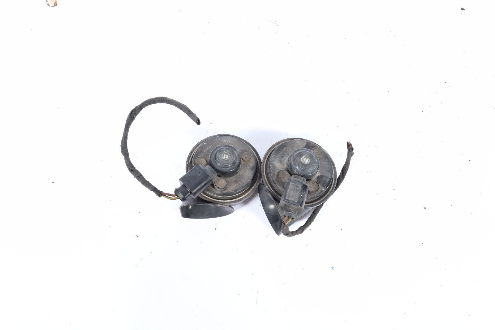 2008-2017 AUDI A4 HIGH & LOW TONE SAFETY HORN SET OEM 8H0951221