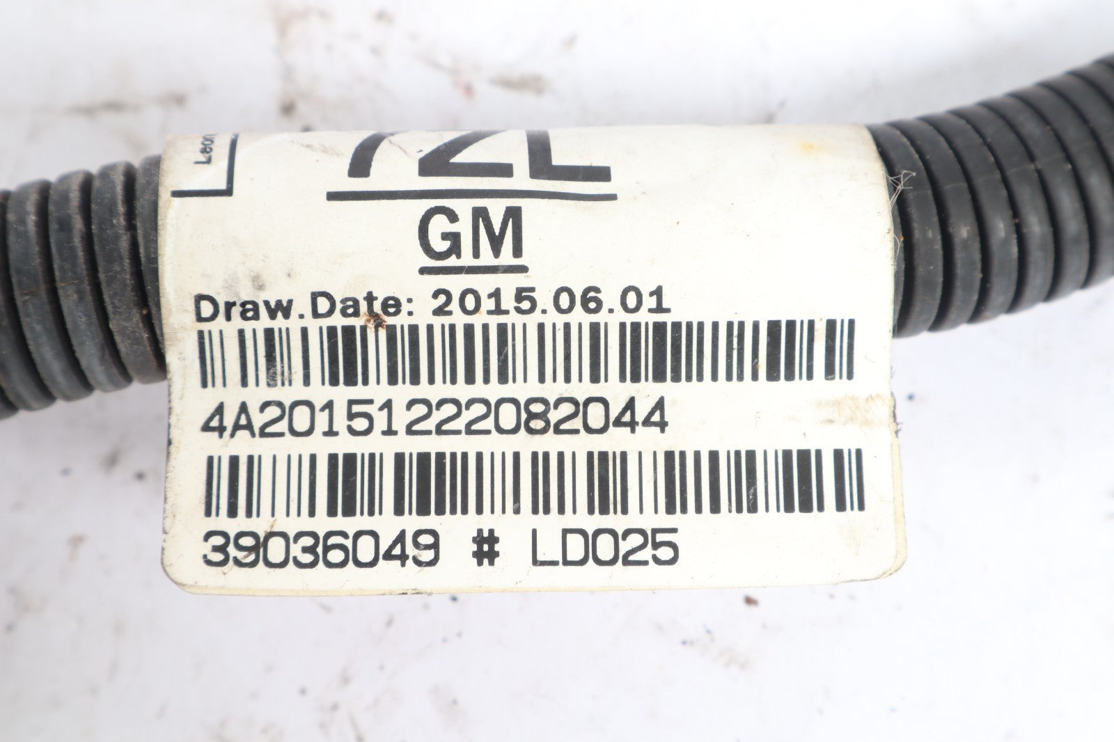 2016-2019 BUICK CASCADA FRONT BUMPER WIRING HARNESS PARKING HAS DAMAGE 39036049