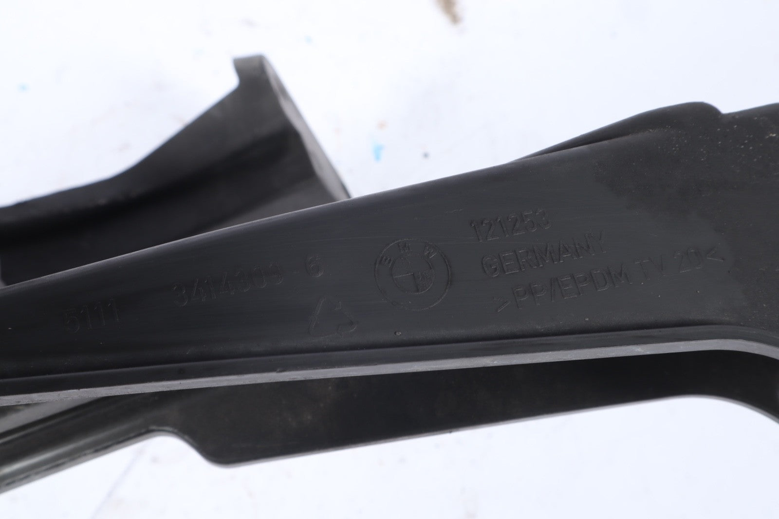 2004-2010 BMW X3 - Front LEFT Bumper / Headlight Mount Bracket 3414309 OEM