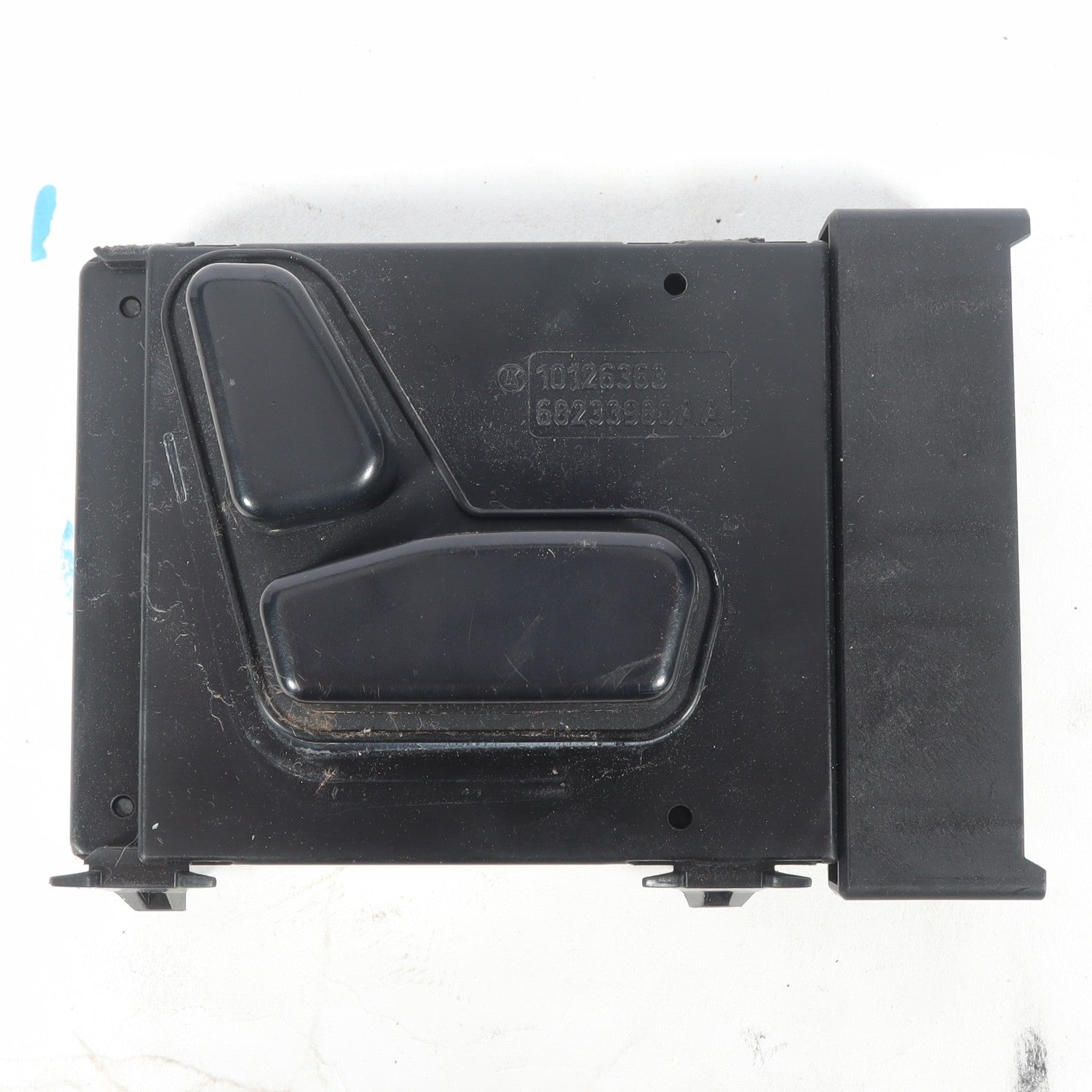 2016-2017 DODGE GRAND CARAVAN PASSENGER FRONT SEAT SWITCH GENUINE OEM 68233980AA
