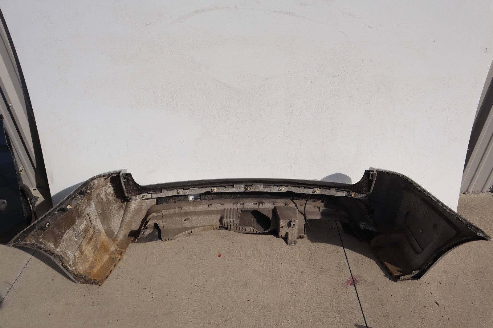 2004-2010 BMW X3 E83 REAR BUMPER COVER  OEM ONLY PICK UP!!!