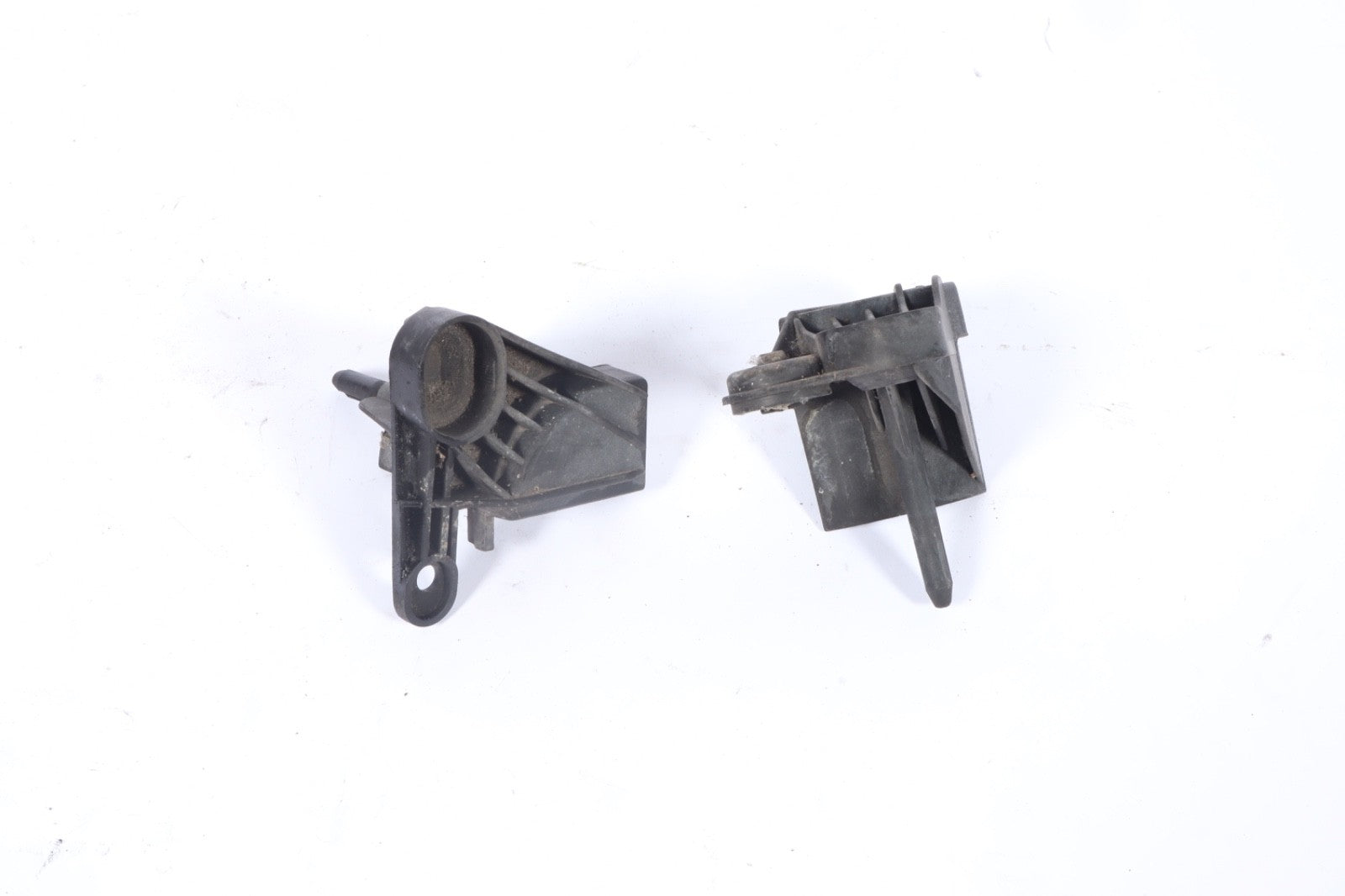 2010-2011 LAND ROVER RANGE ROVER Radiator Support Upper Support Bracket OEM