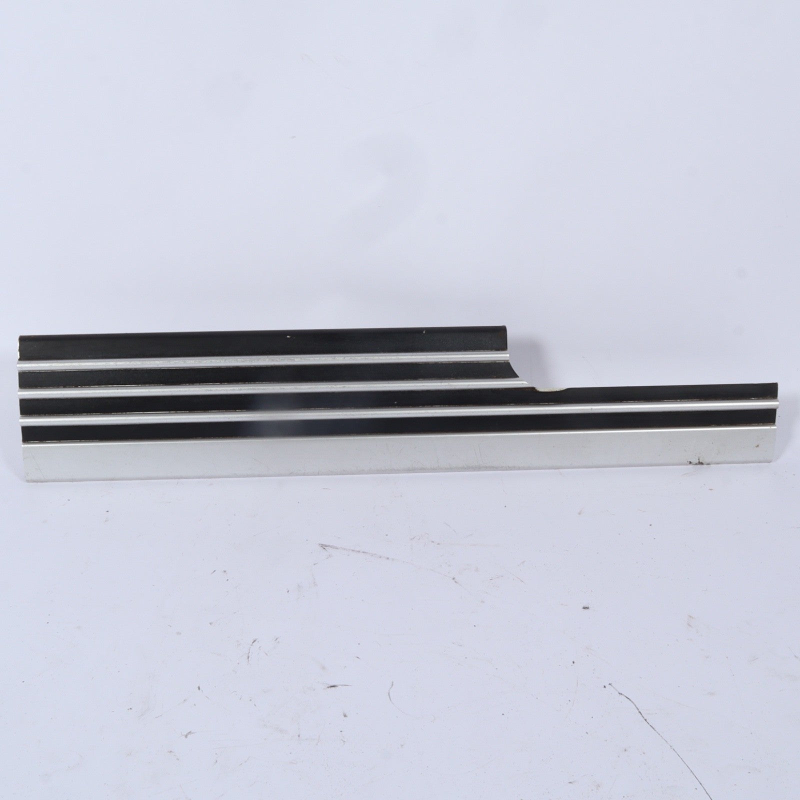 2006-2009 Land Rover Range Rover Front Right Side Door Sill Scuff Panel OEM