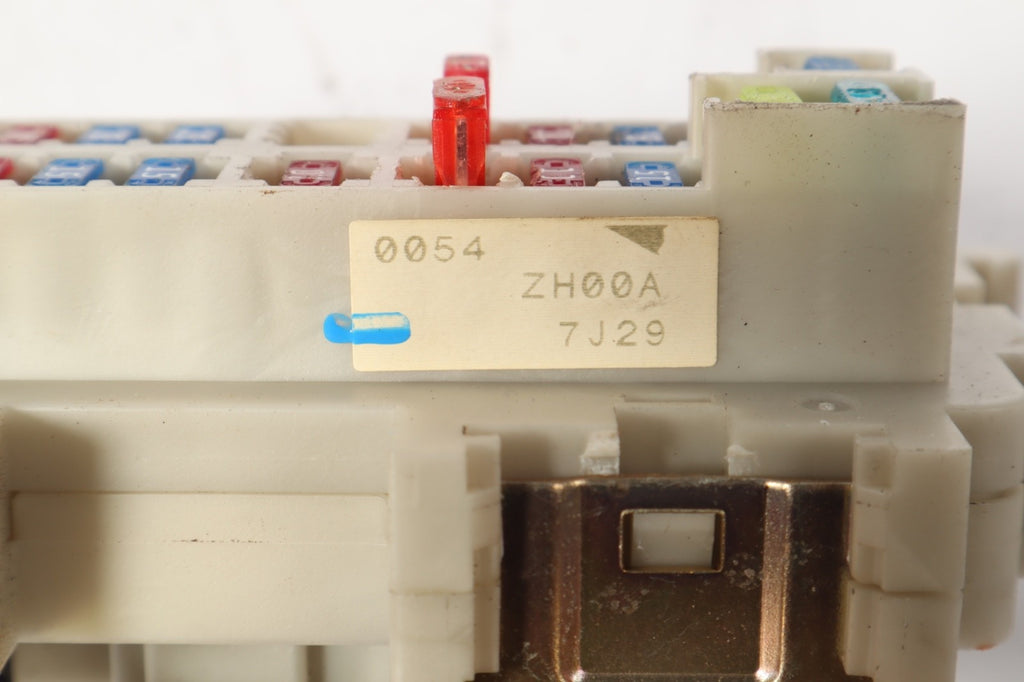 2006-2012 NISSAN ARMADA FUSE RELAY BOX OEM