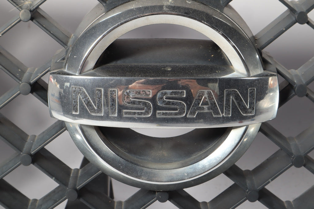 04-07 Nissan Armada Front Bumper Radiator Grille OEM W/Emblem Badge OEM