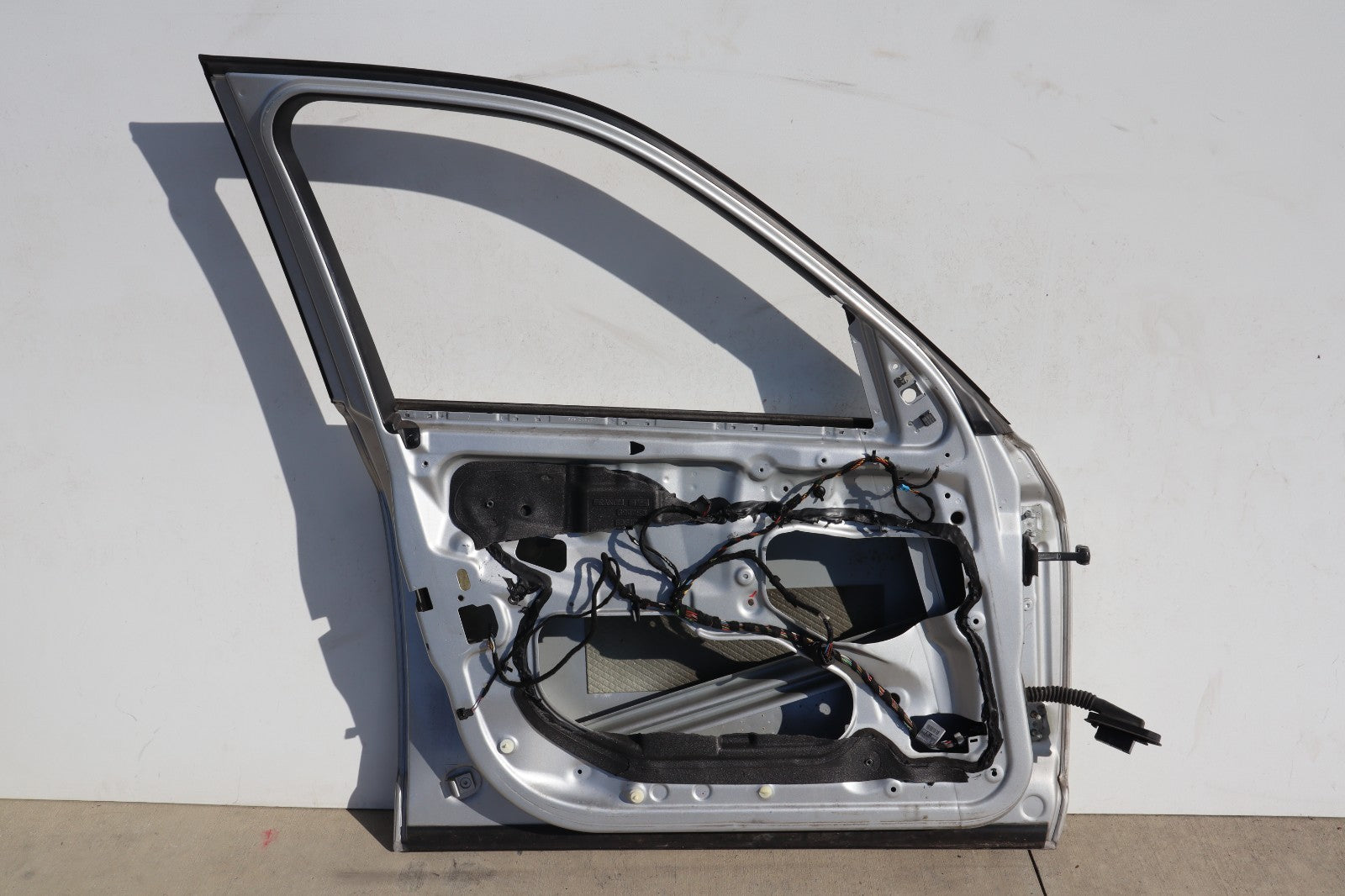 2004-2010 BMW X3 E83 FRONT LEFT DRIVER SIDE DOOR SHELL OEM ONLY PICK UP!!!