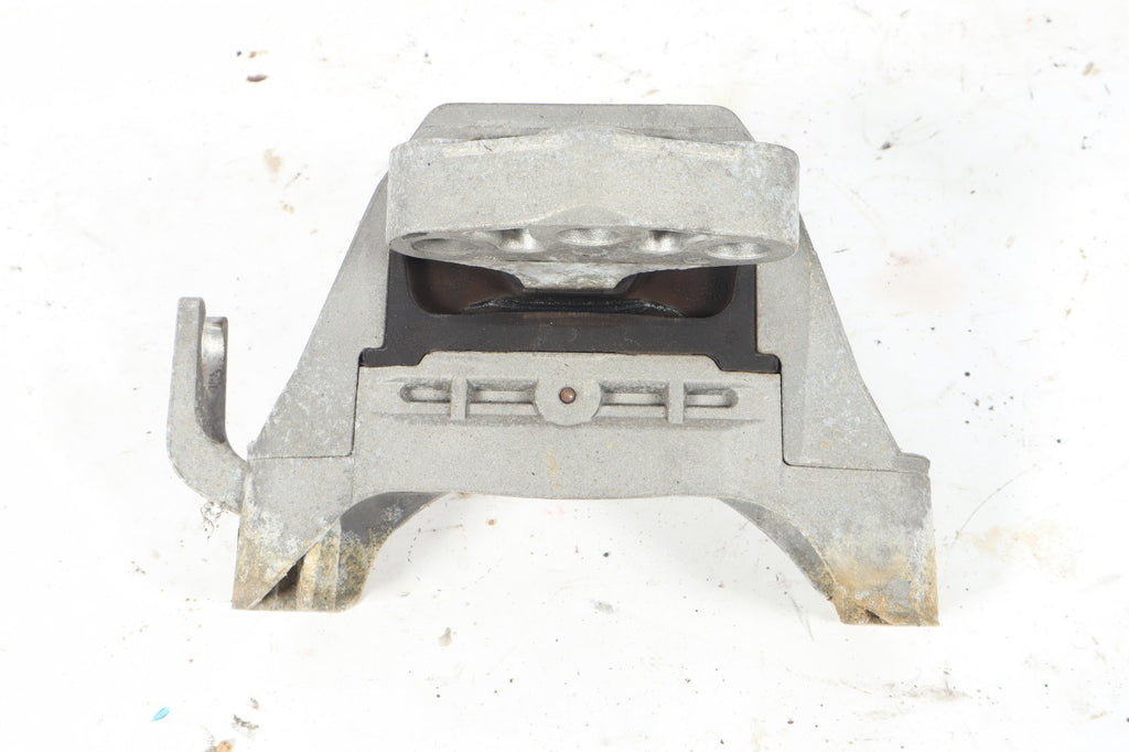 2016–2019 BUICK CASCADA FRONT LEFT ENGINE MOUNT BRACKET OEM