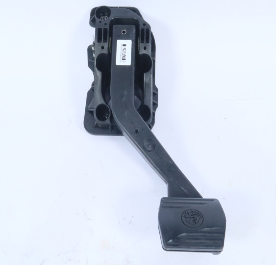 2018 - 2022 ALFA ROMEO STELVIO  BRAKE PEDAL  OEM 00505355510