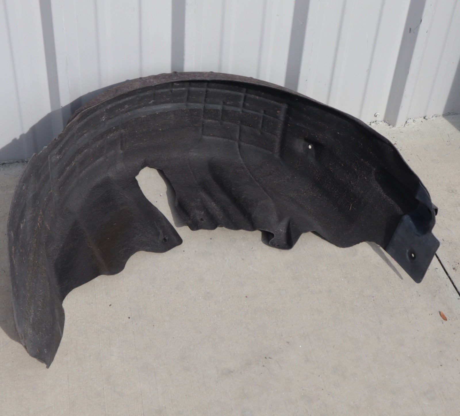 2016-2019 BUICK CASCADA REAR RIGHT WHEELHOUSE LINER OEM