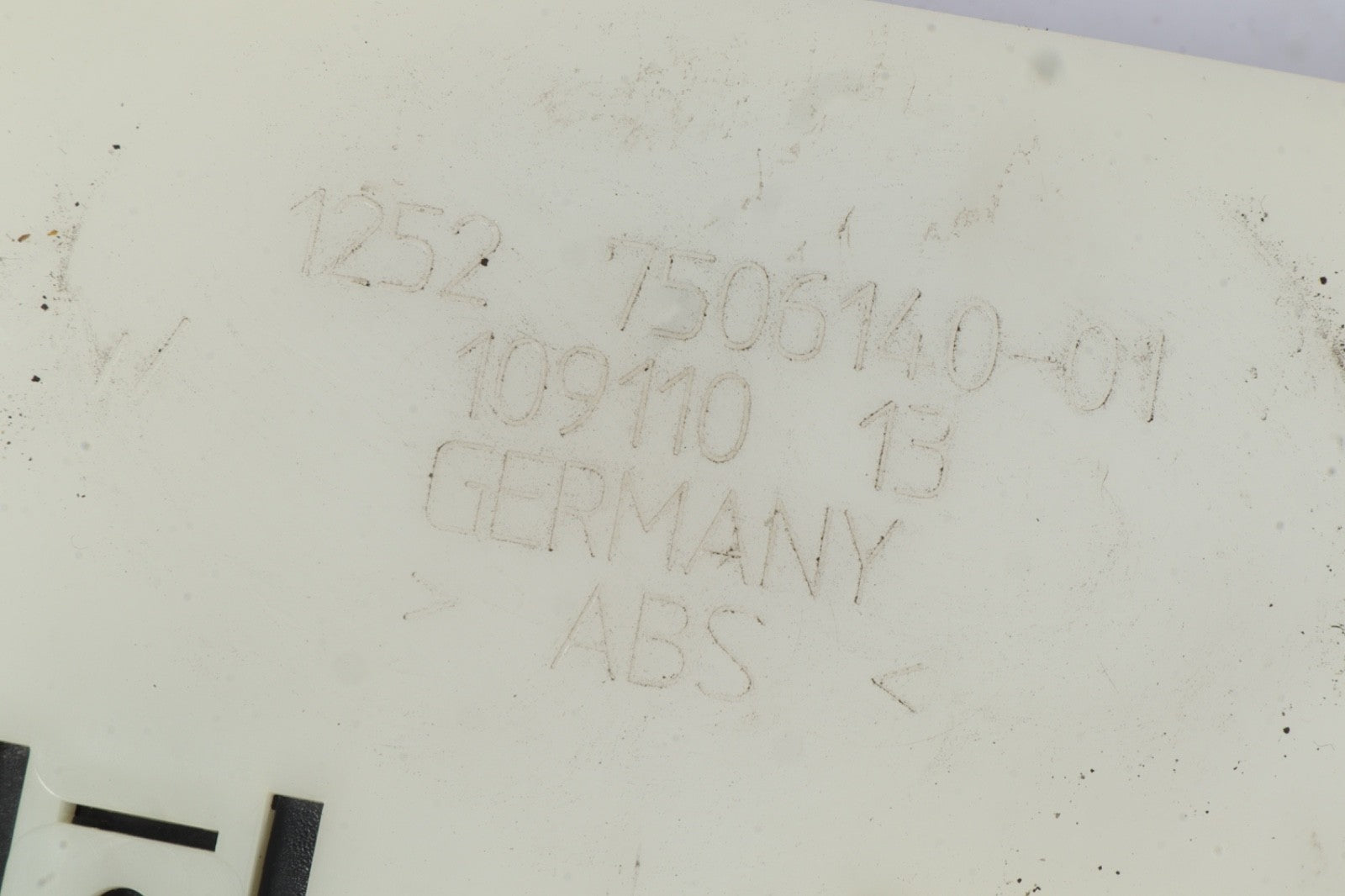 2004-2010 BMW X3  RELAY OEM