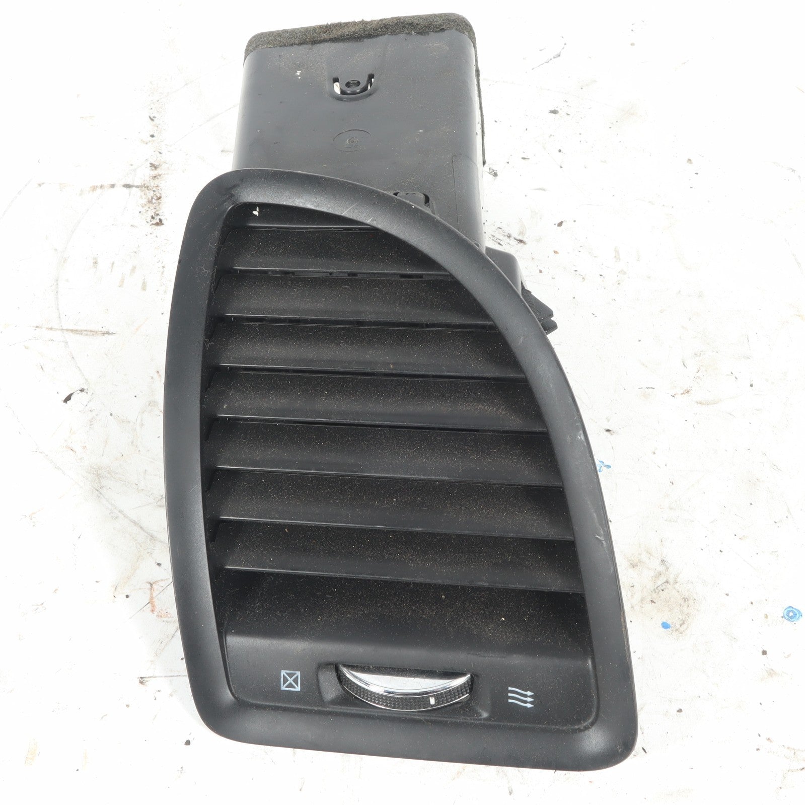 2011-2020 DODGE GRAND CARAVAN DASHBOARD AIR VENT LEFT DRIVER SIDE OUTER OEM
