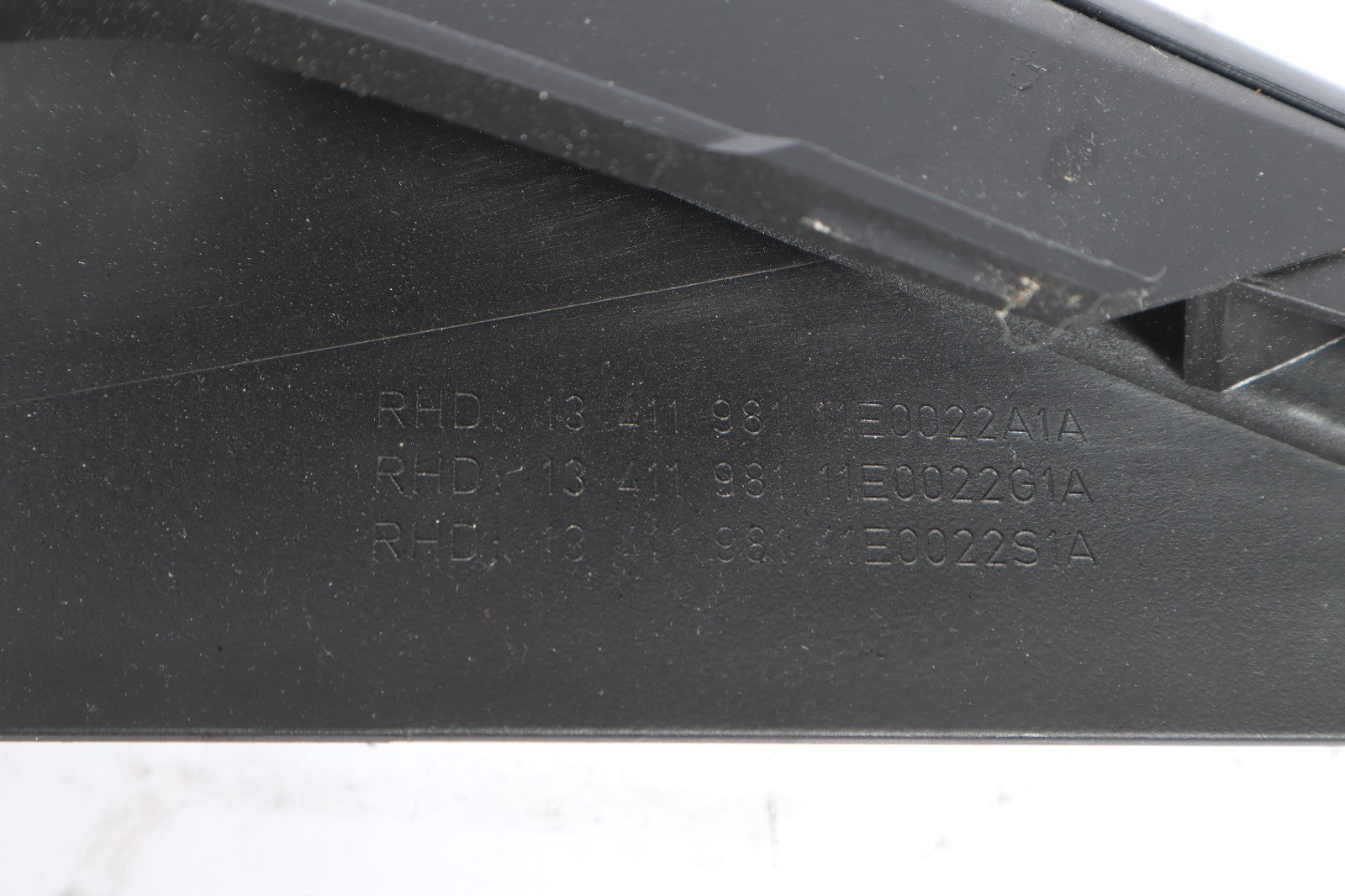2016-2019 BUICK CASCADA INSTRUMENT PANEL CENTER BEZEL TRIM PLATE 13411981 OEM