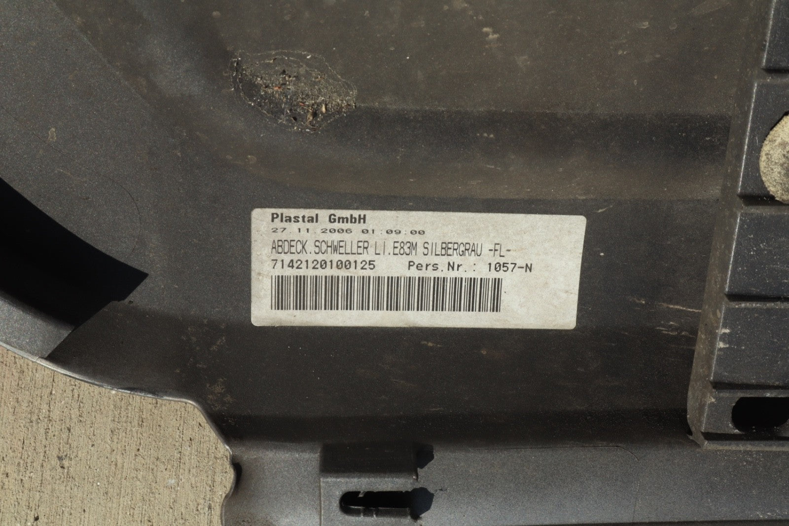 2004-2010 BMW X3 FRONT LEFT DRIVER SIDE SKIRT TRIM OEM 7142120100125