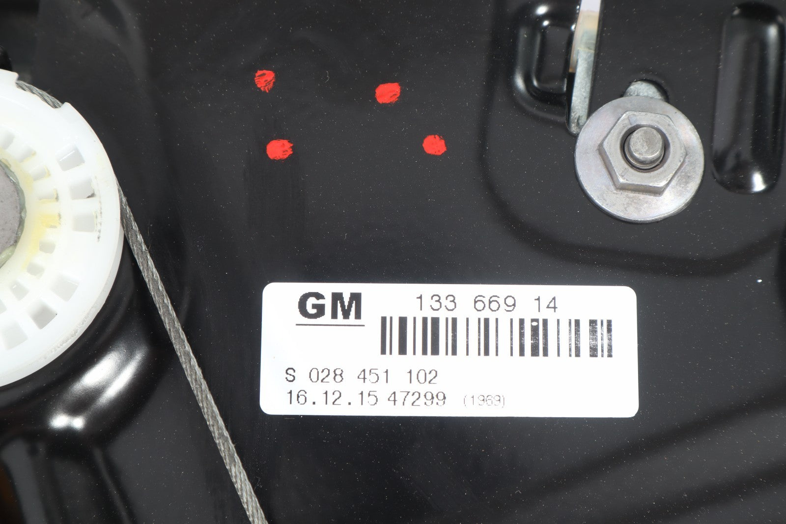 2016-2019 BUICK CASCADA REAR RIGHT QUARTER WINDOW REGULATOR OEM 13402246