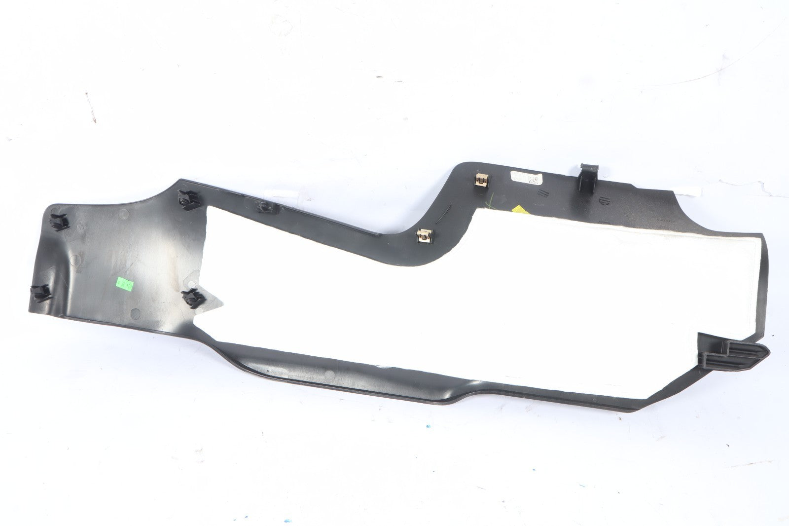 2016-2019 BUICK CASCADA LEFT SIDE FRONT FLOOR CONSOLE EXTENSION PANEL 13493530