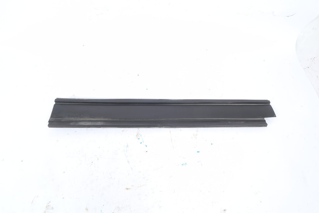2016-2019 BUICK CASCADA RADIATOR-UPPER SEAL 13394456 OEM