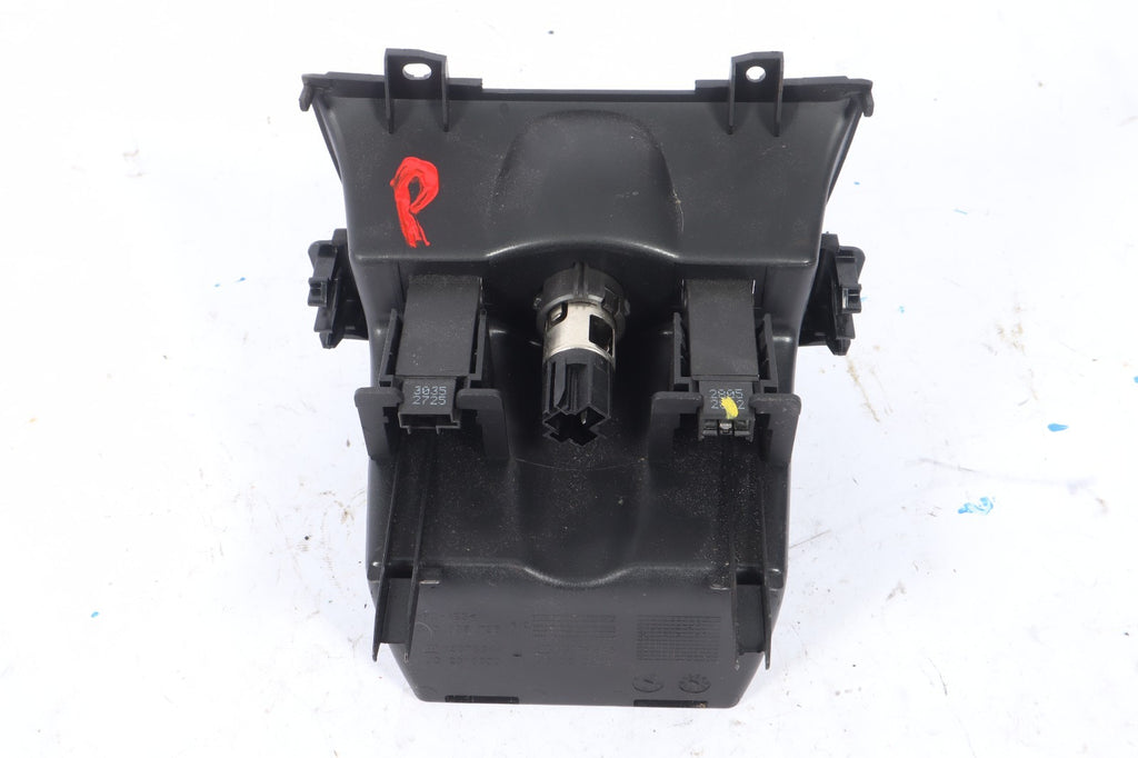 2016-2019 BUICK CASCADA CENTER CONSOLE POWER OUTLET USB AUX OEM