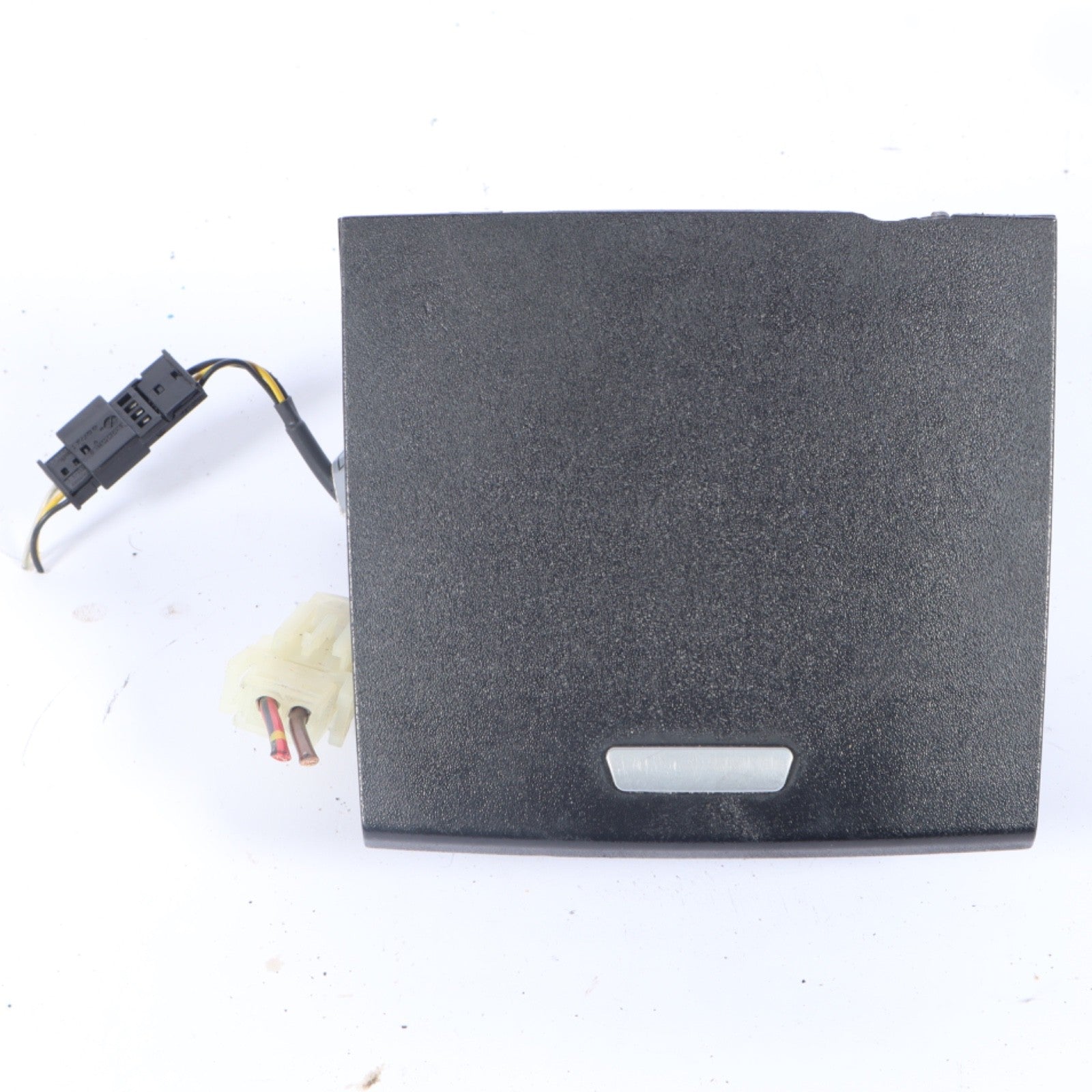 2004 -2010 BMW X3 E83 REAR CENTRE CONSOLE CIGARETTE LIGHER AUX PORT 3428288 OEM