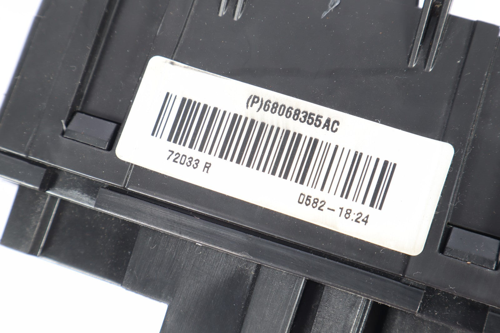 2011-2020 Dodge Journey Fuse Box Intelligent Power Module 68068355AC OEM