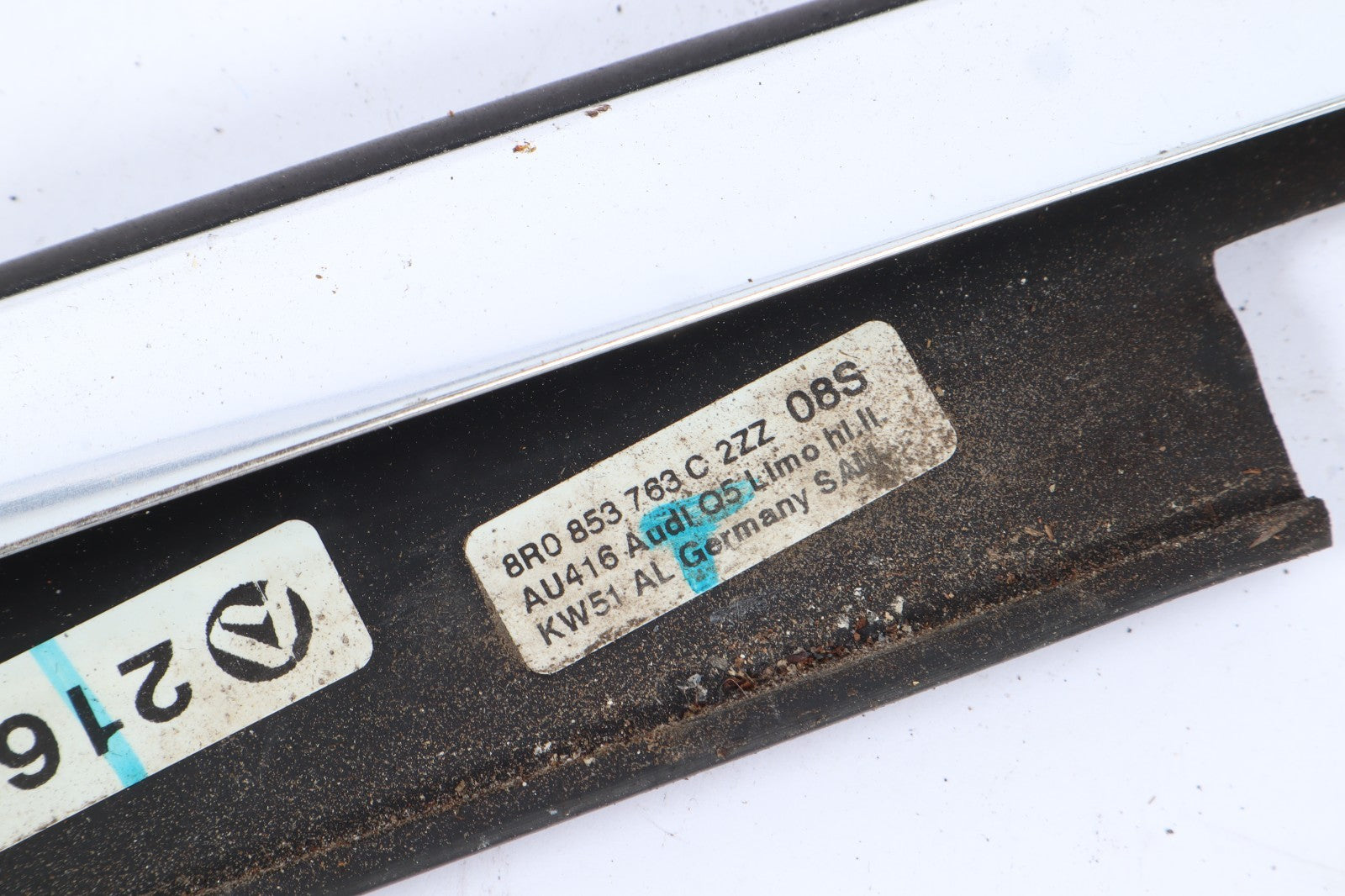 2009 - 2017 AUDI Q5 REAR LEFT  DOOR WINDOW  SLOT SEAT TRIM  OEM 8R0853763C