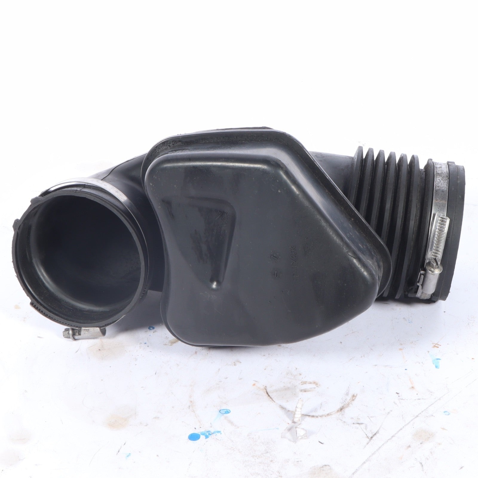 2007-2010 BMW X3 E83 Intake Duct Elbow Hose Tube 13713422609 OEM