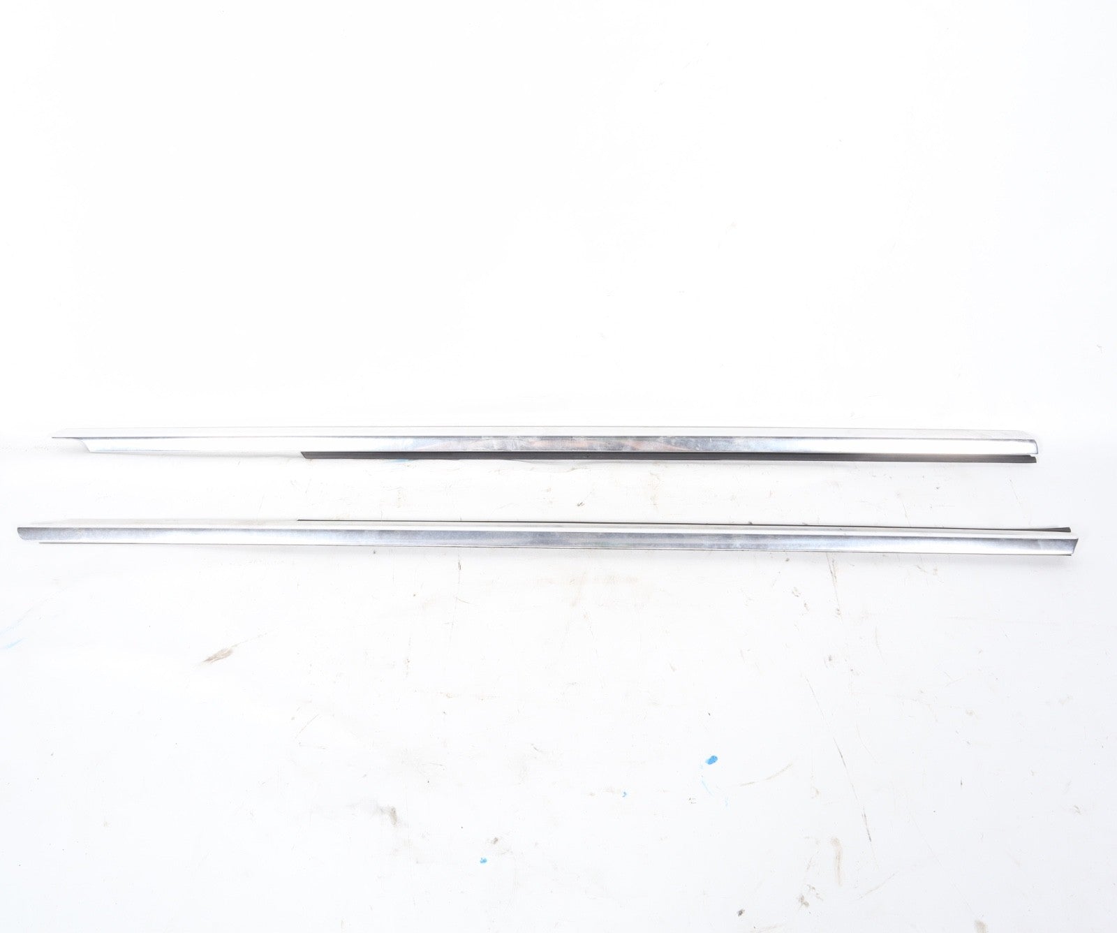 2010 - 2017 Mercedes E350 Rear Left And Right Quarter Panel Molding OEM