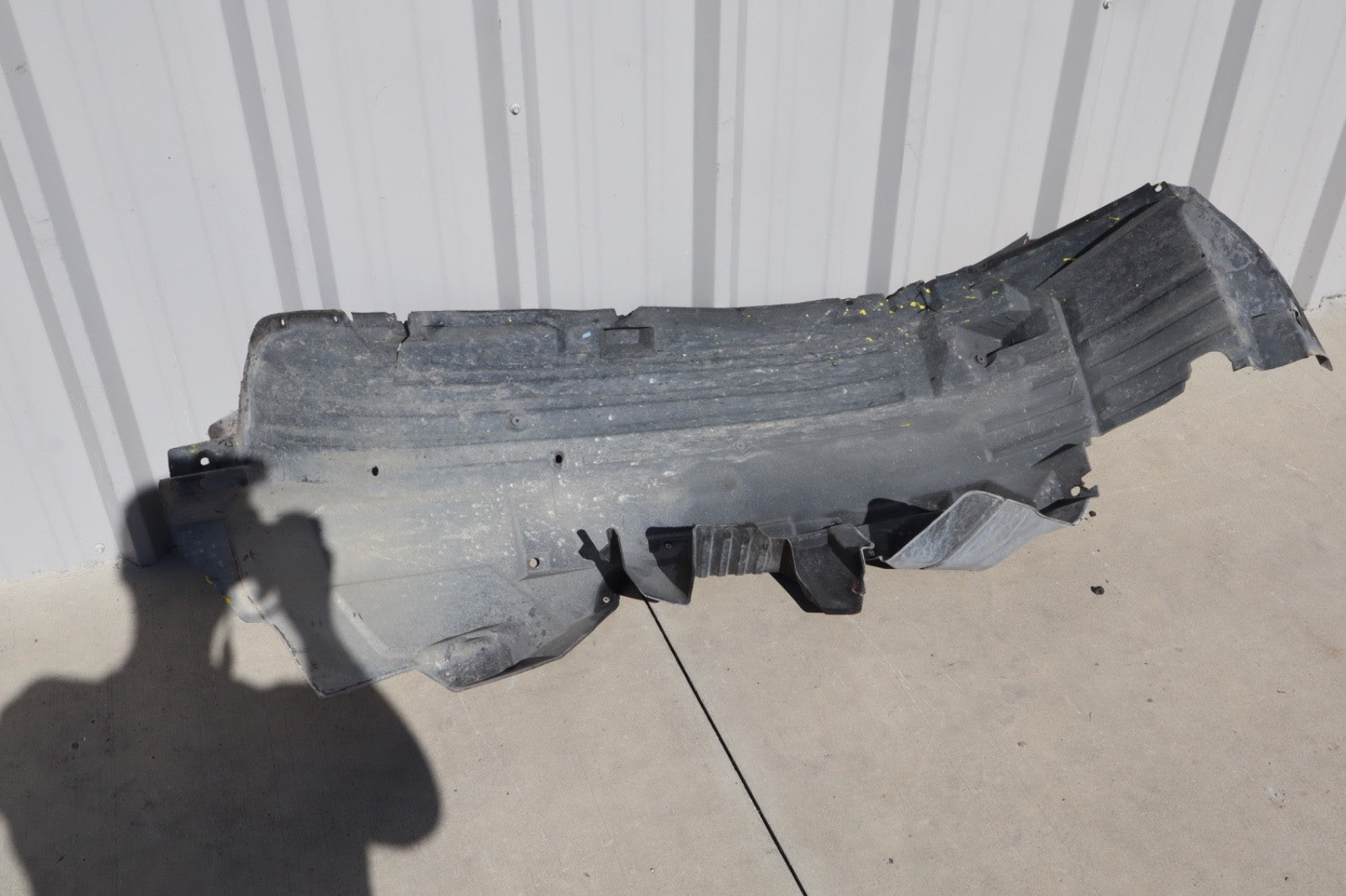 04-07 Nissan Titan Armada Front Right Fender Liner Splash Shield 63840-7S200 OEM