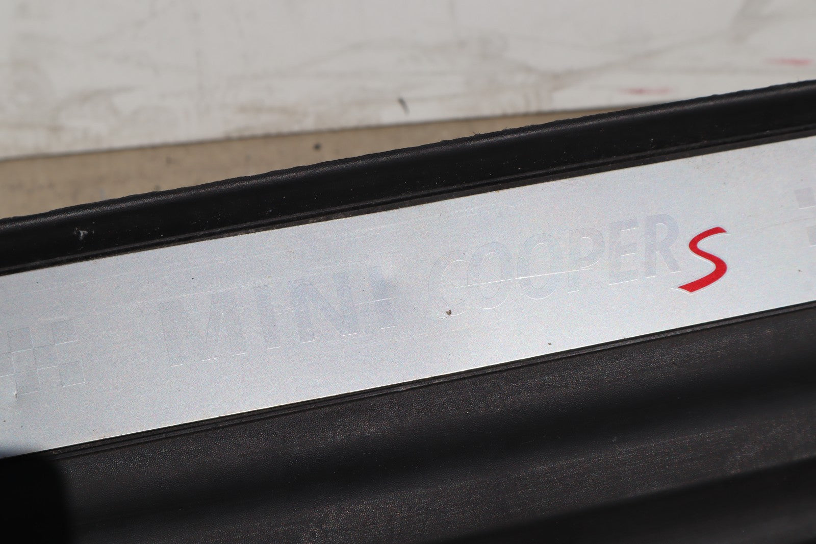 2011-2014 MINI COOPER R56 RIGHT PASSENGER SIDE SKIRT ROCKER PANEL TRIM OEM